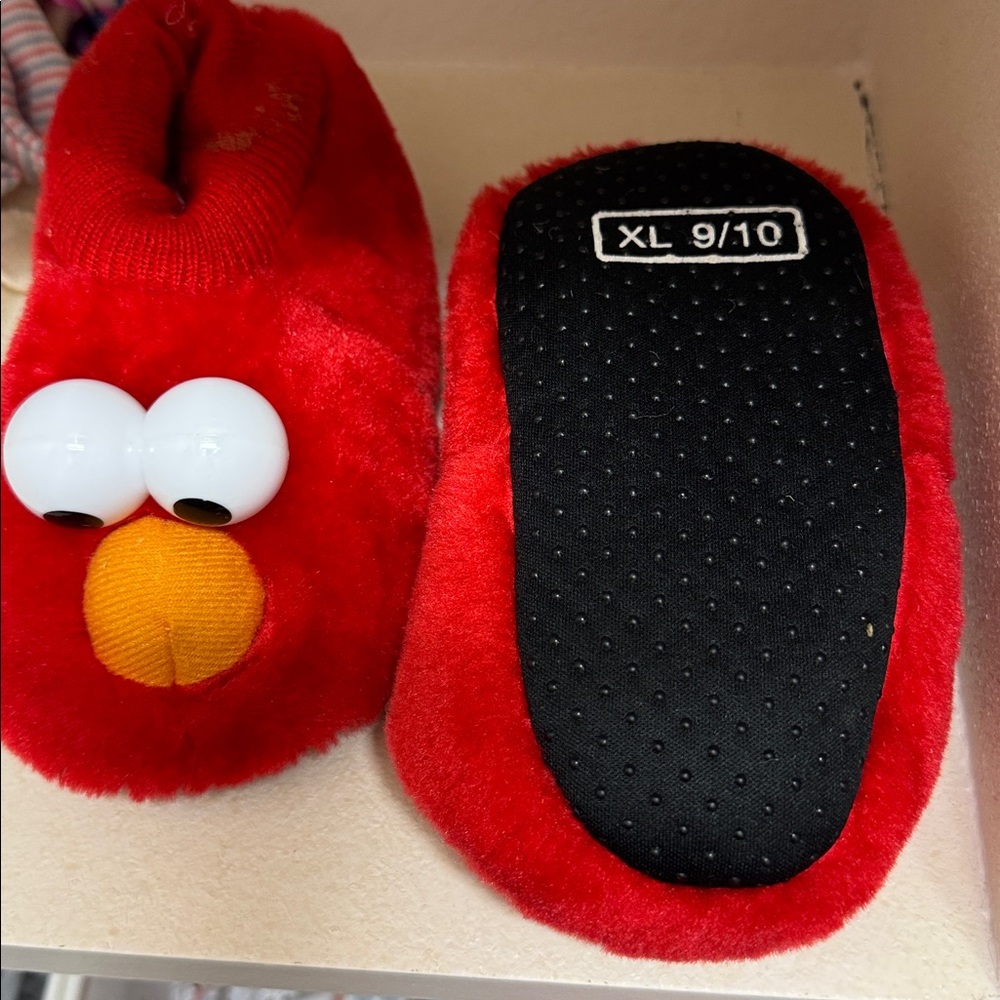 Elmo slippers - Picture 2 of 2